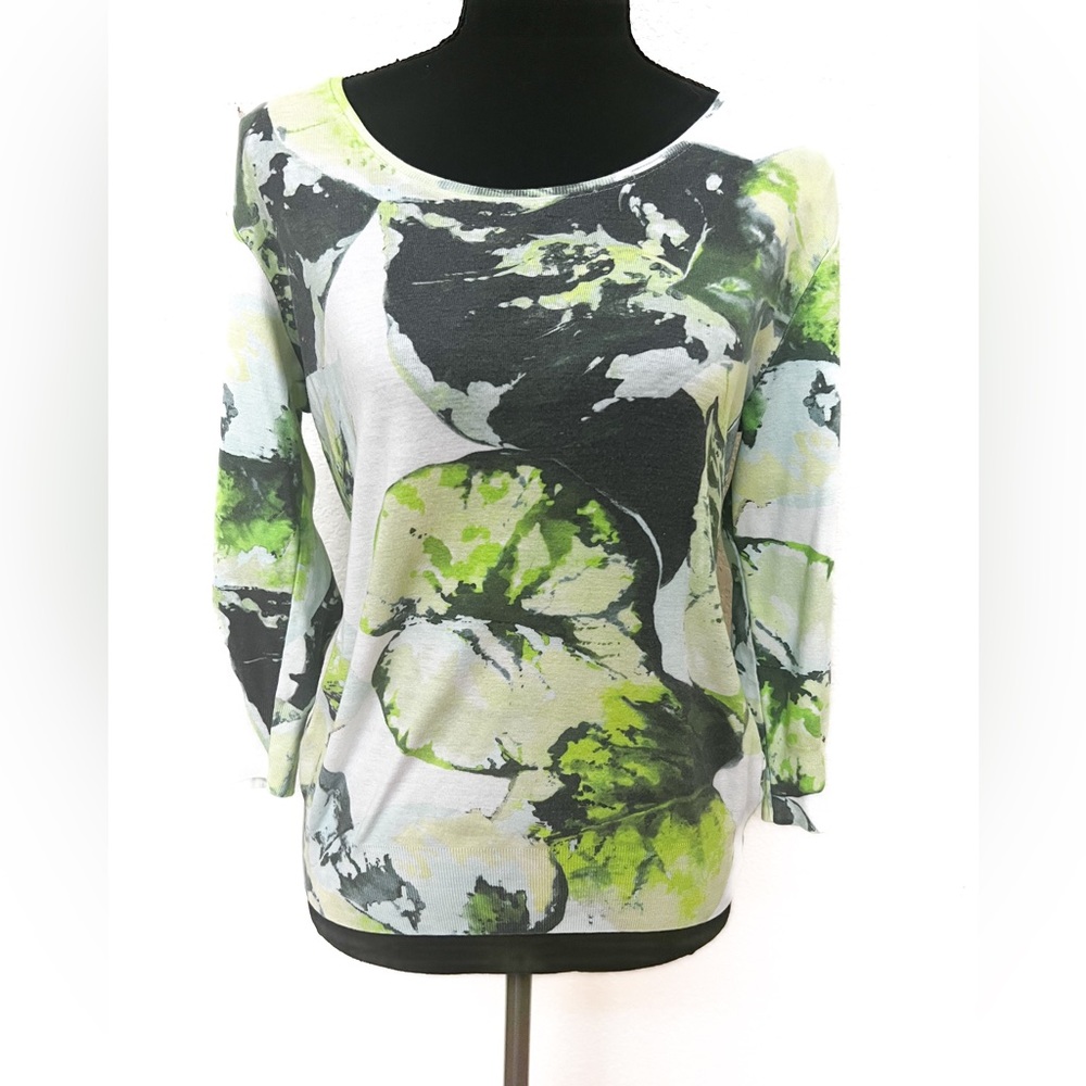 Escada light weight sweater. size large